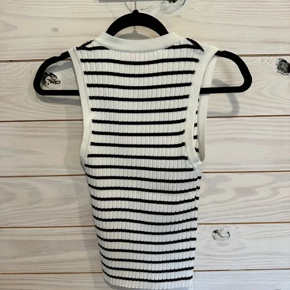 Ivory and Black Ribbed Sleeveless Henley Tank Top - Picture 5 of 5
